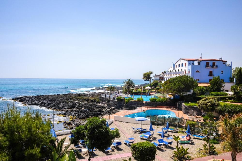 Double or Twin Room with Sea View