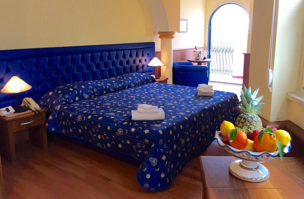 Room image 4