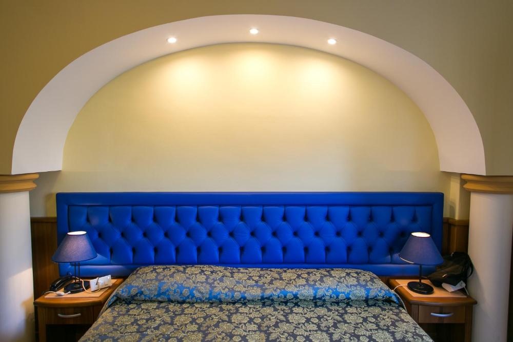 Room image 3
